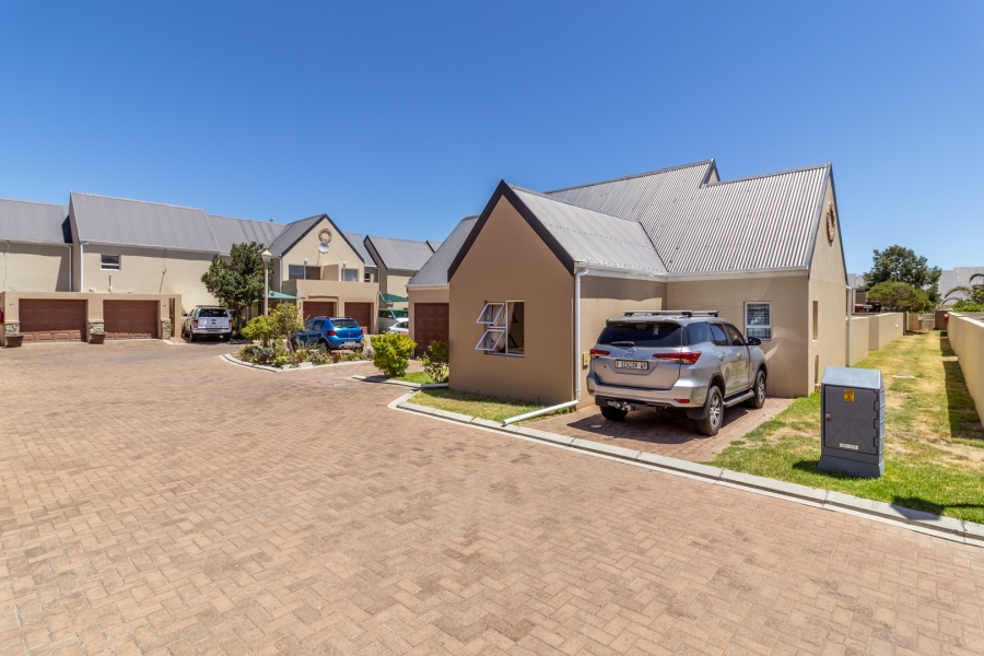 3 Bedroom Property for Sale in Whispering Pines Western Cape